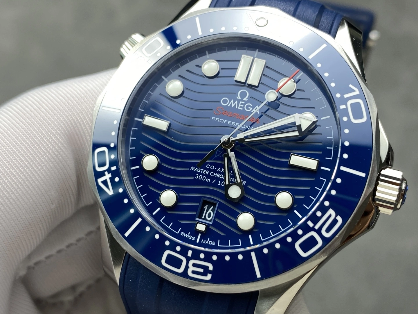 Popular CBD Factory Omega Seamaster Diver 300M 42mm Blue Wave Dial Blue Ceramic Bezel Blue Rubber Strap (210.32.42.20.03.001) 1:1 Super Clone – DD8800 Movement 279